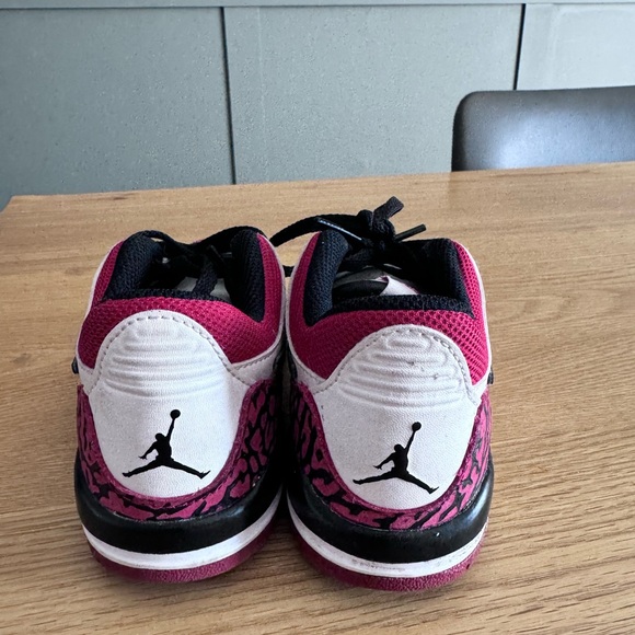 Little Kids Jordan low - Picture 3 of 3